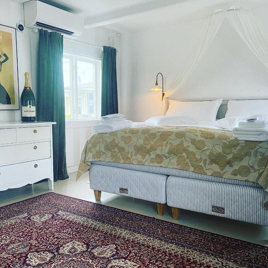 Tva Sma Svin Bnb Trosa Zimmer foto