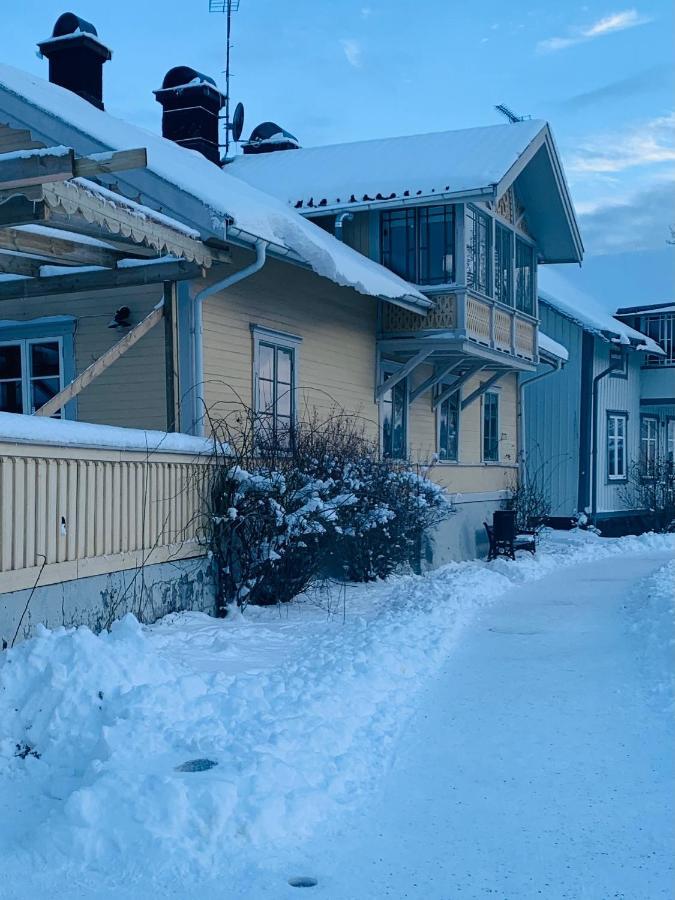 Tva Sma Svin Bnb Trosa Exterior foto
